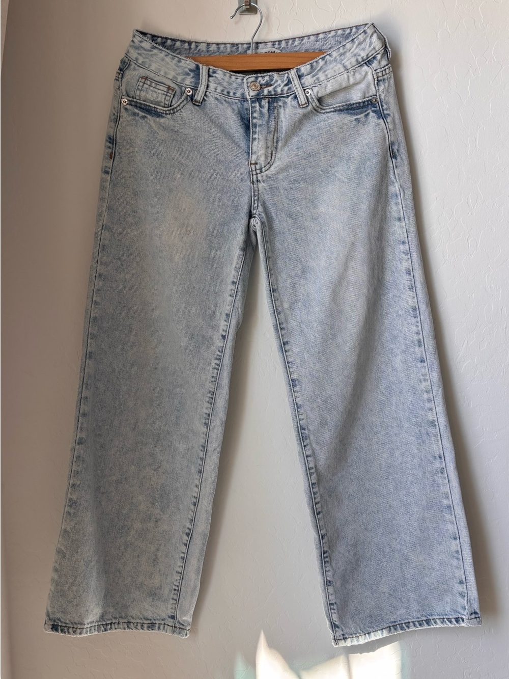 Womens Light Wash Straight Leg Jeans